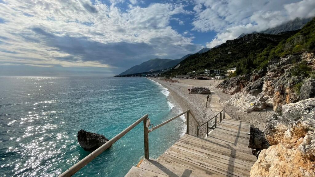 VENDESI APPARTAMENTO 2+1 "DHERMI" 357244 EURO