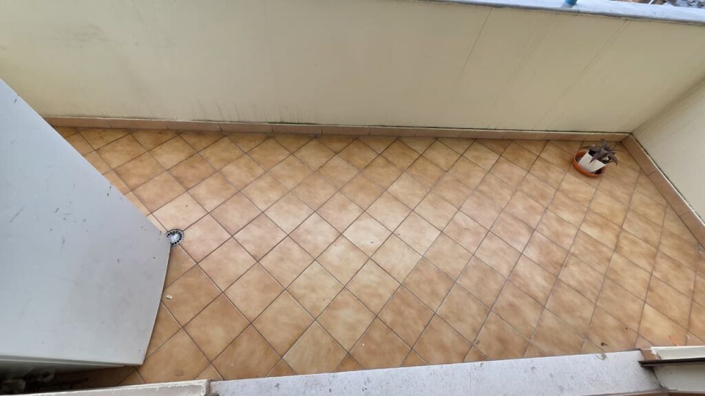 🌆 Apartament 1+1 në shitje – Albano &amp; Romina, pranë Arjolit | Vlorë