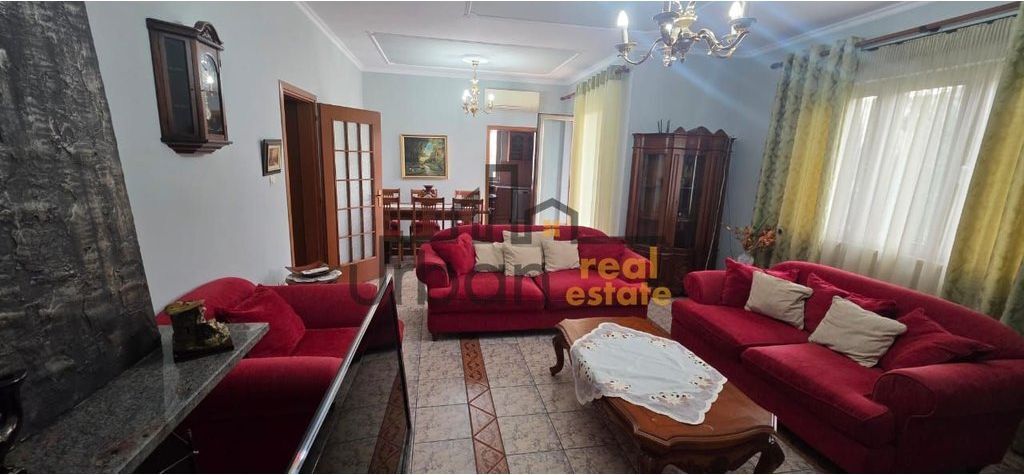 Qera, Pjesë Vile, 3+1+2 , Tregu Elektrik, Tiranë - 750€ | 140 m²