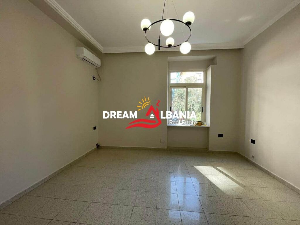 Office space in the center near Taiwan in Tirana (ID 42611422)