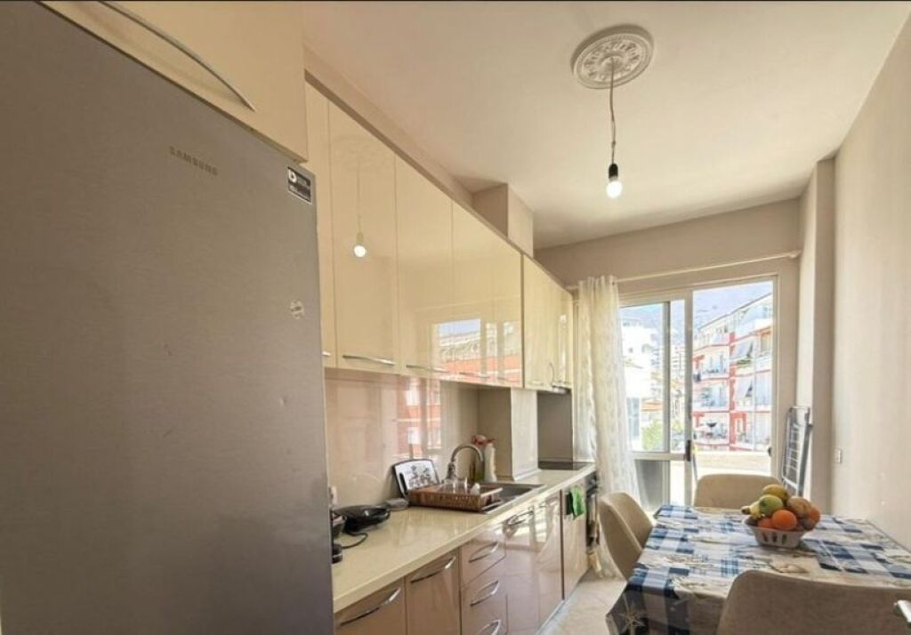 Jepet Me Qera Apartament 1+1+1 Ballkon