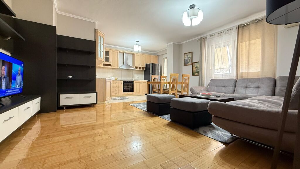 Apartament 2+1 për shitje pranë stadiumit Air Albania – Lokacion elitar në zemër të Tiranës