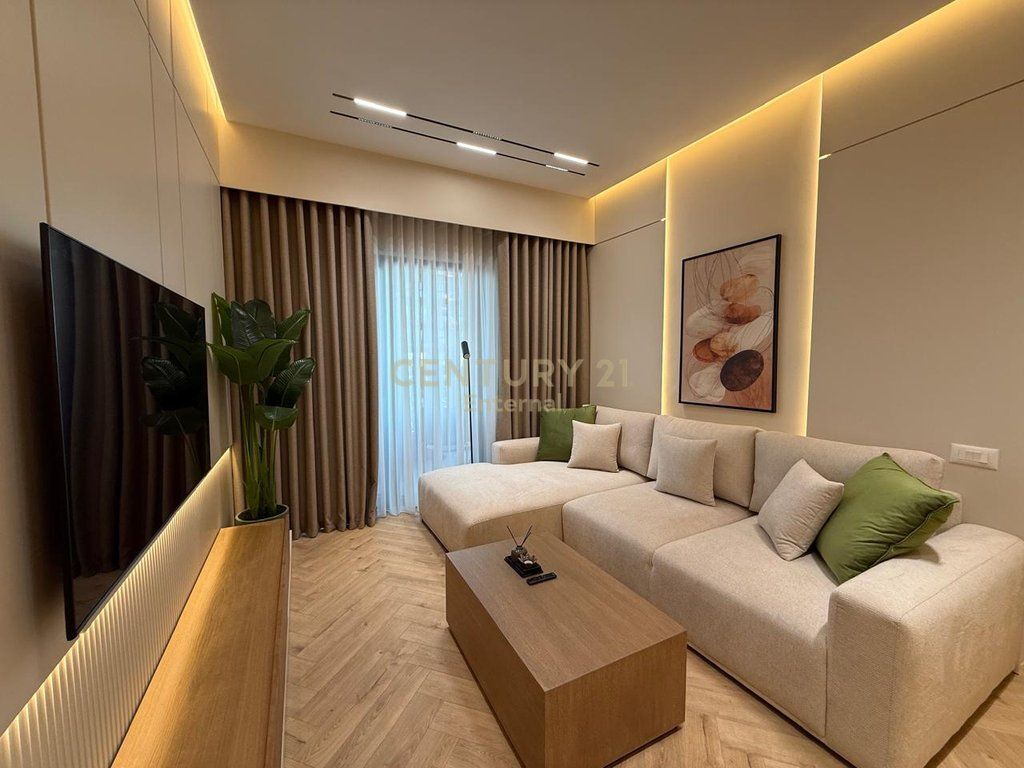 Apartament 2+1+2 për shitje te Garden Building,