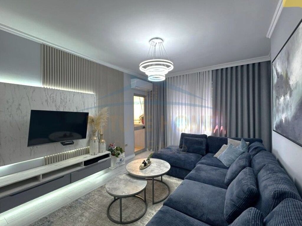 Shitet, Apartament 2+1, Yzberisht