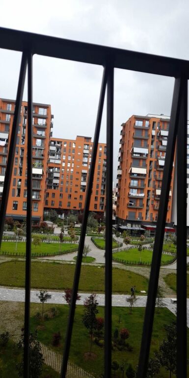 JEPET ZYRE ME QERA 66M2 RRUGA KONGRESI I MANASTIRIT