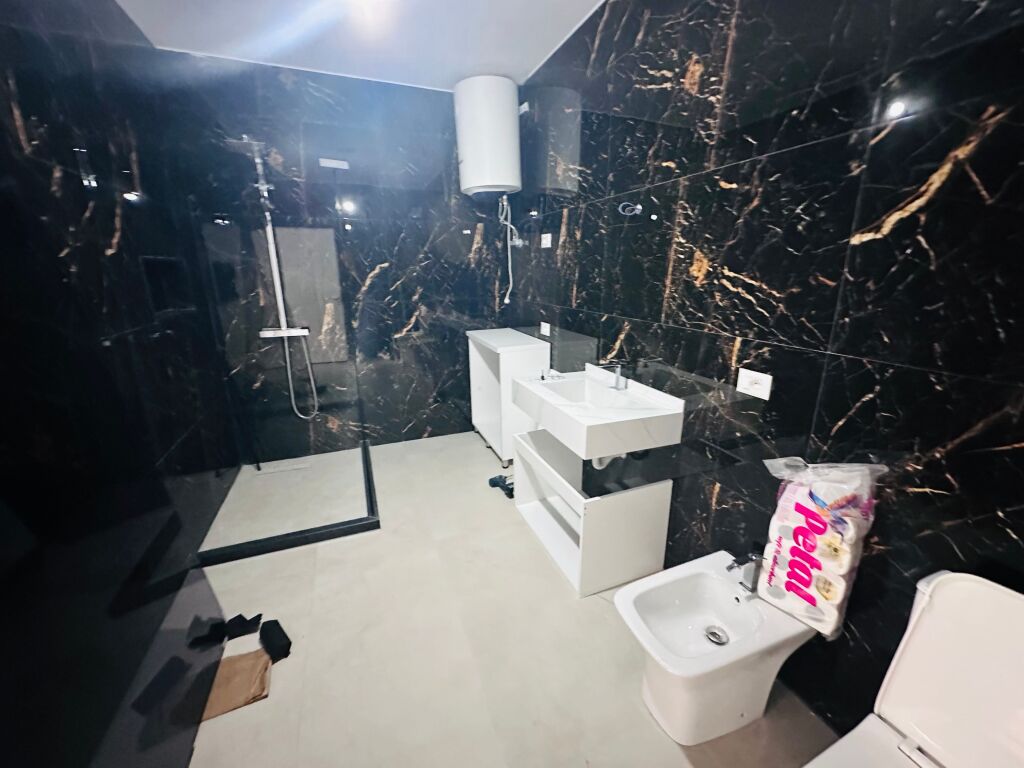 Jepet Me Qera Apartament 2+1+1 Ballkon +1 Depo