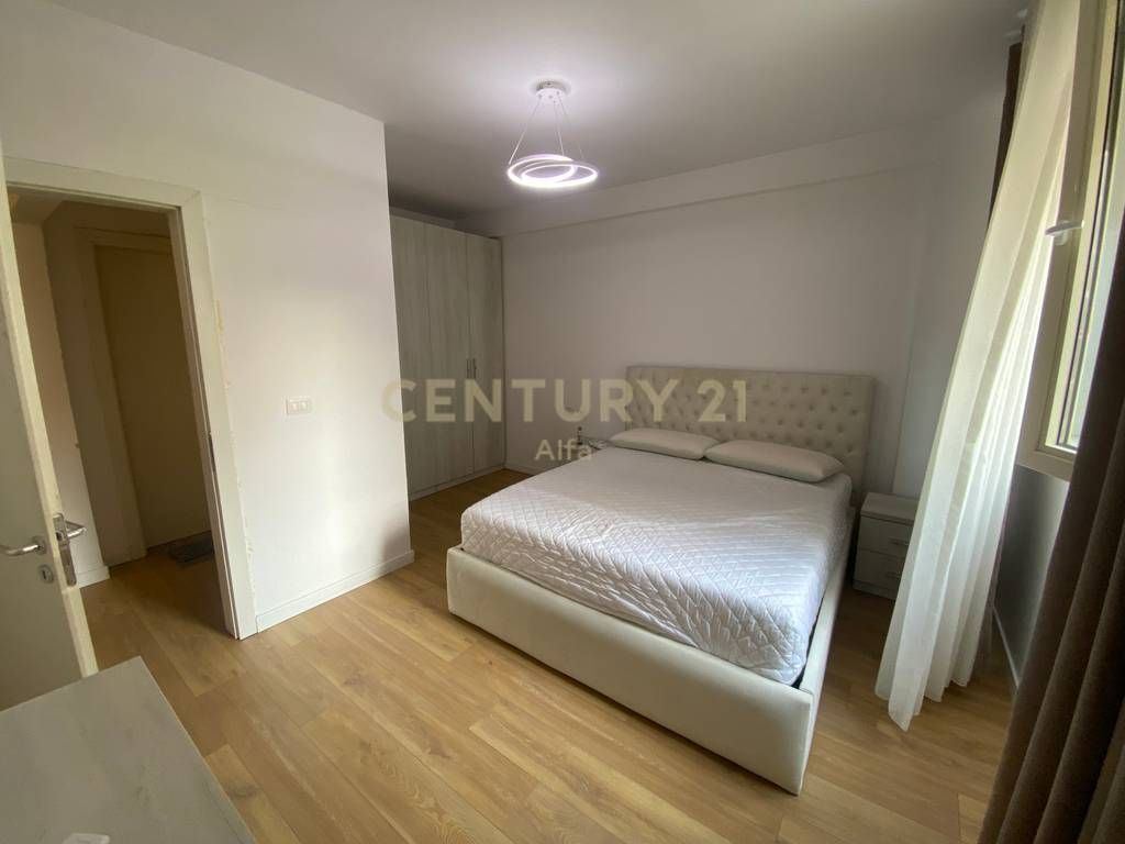 Shitet Apartament 1+ 1 në Shkozë!