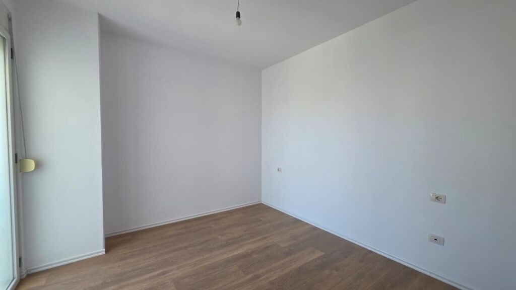 Apartament 2+1 në shitje pranë Portit & Vlora Marina