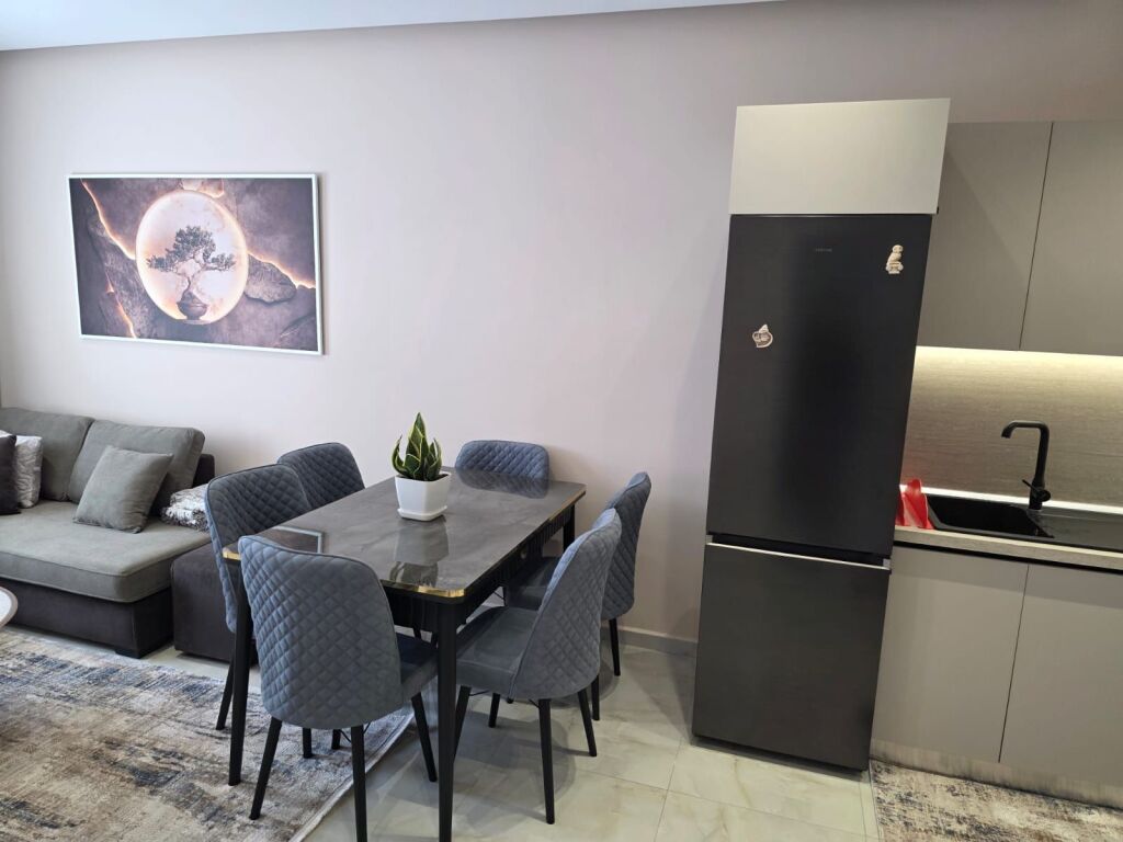 Apartament 1+1 për qira në Kompleksin Aura, Laprakë.