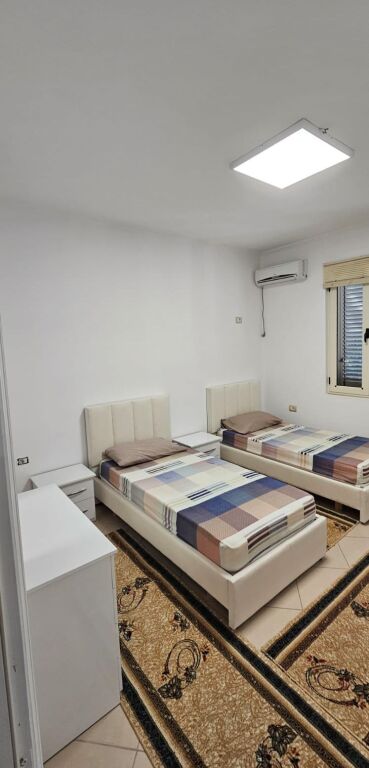 Vilat Amerikane, jepet me qera 2+1