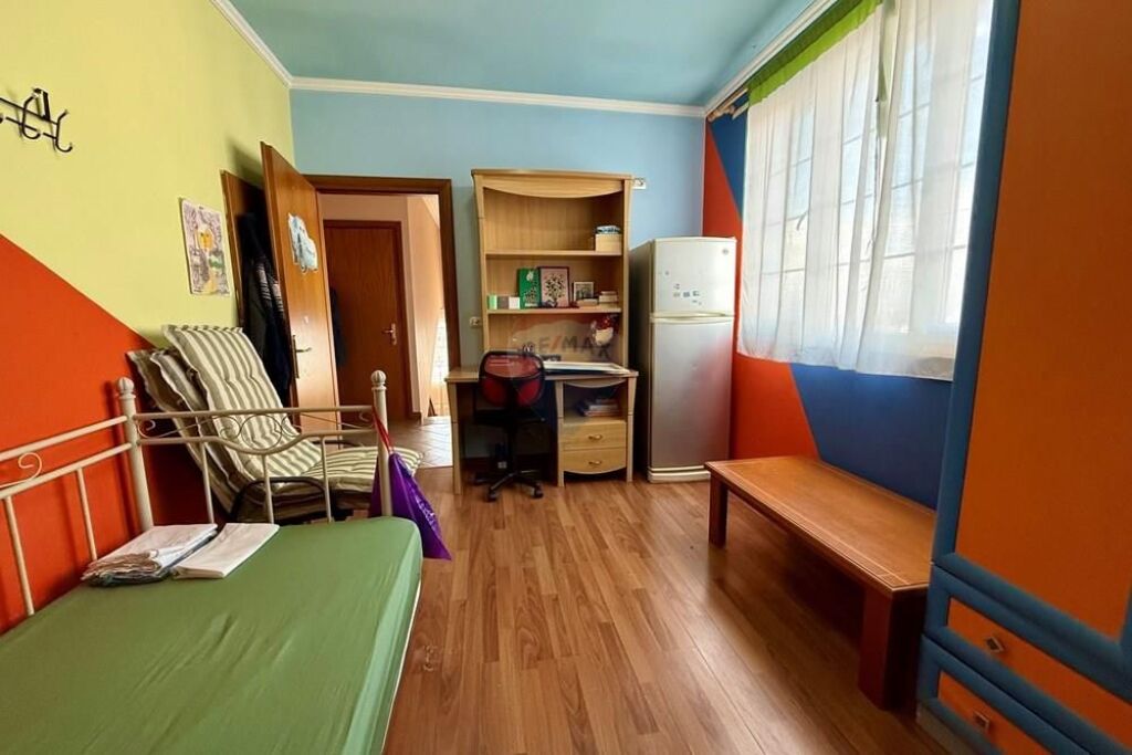 3-storey villa for sale in Sauk!