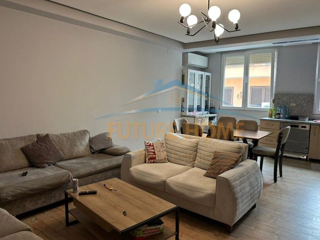 In vendita, Appartamento 2+1+2, Giardino Zoologico, Tirana