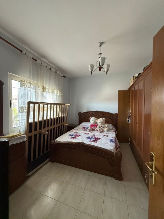 Jepet me qera shpi private 2-katëshe