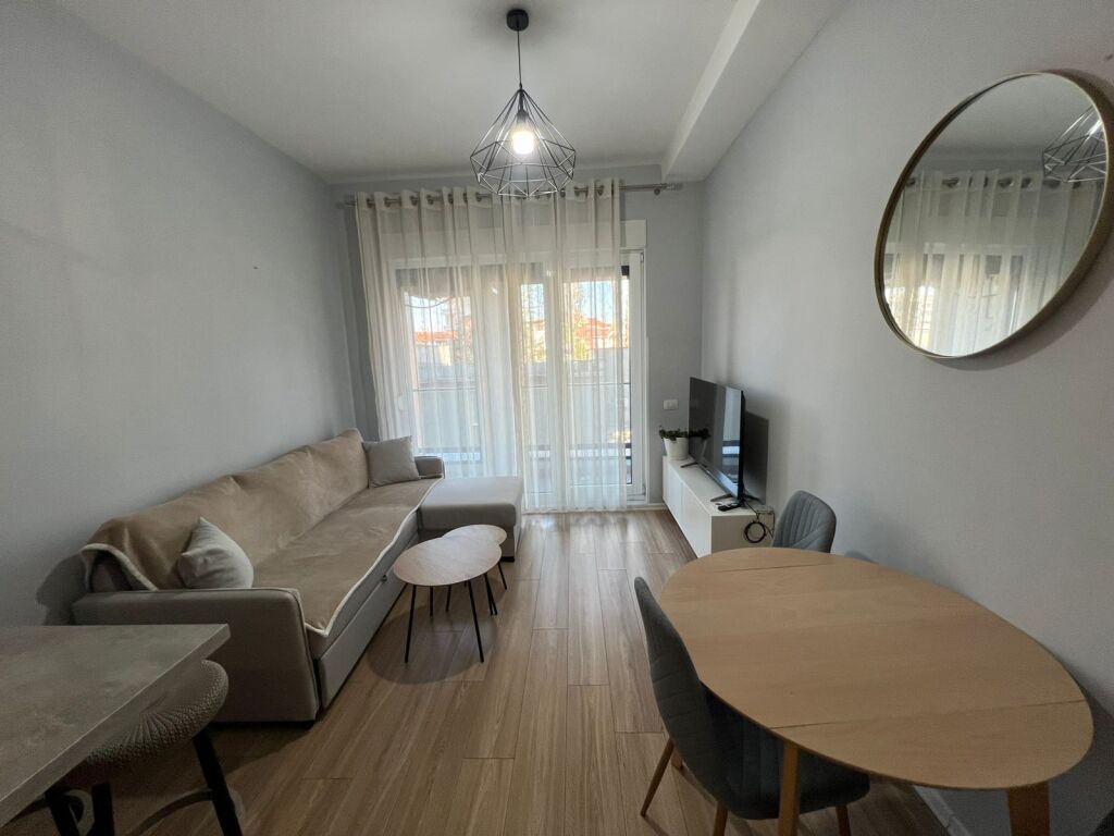 Jepet me qira apartament 1+1 Kontakti prane 21 Dhjetorit 600€