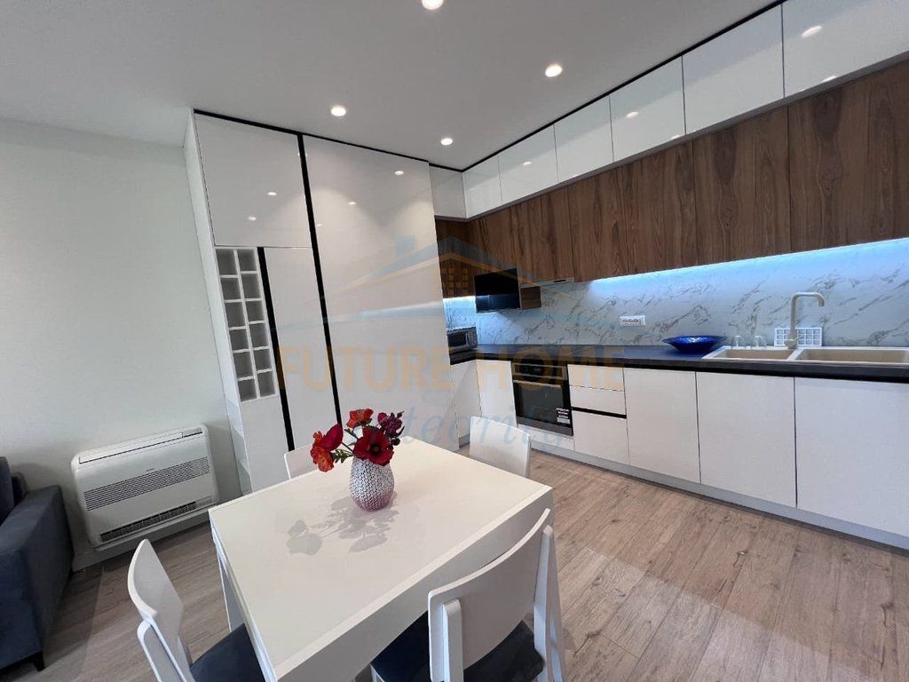 Qera, Apartament 1+1+Post Parkimi, Foleja e Gjelbër, Zogu i Zi, Tiranë.