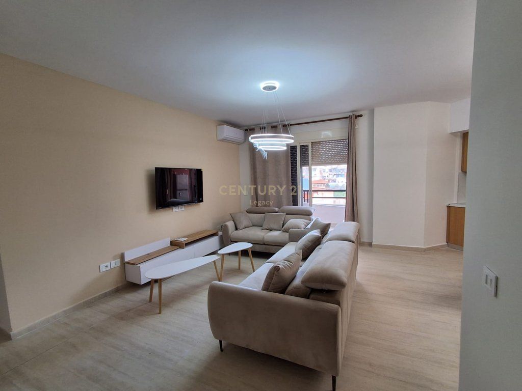 Modern 2+1 apartment for rent Stadium, in Vlora