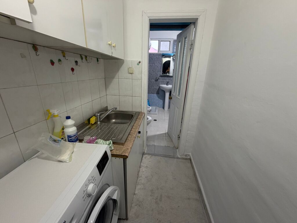 1+1,furnished apartment in a new building with elevator, Bardhyl street, Oslo bar, 400 thousand lek