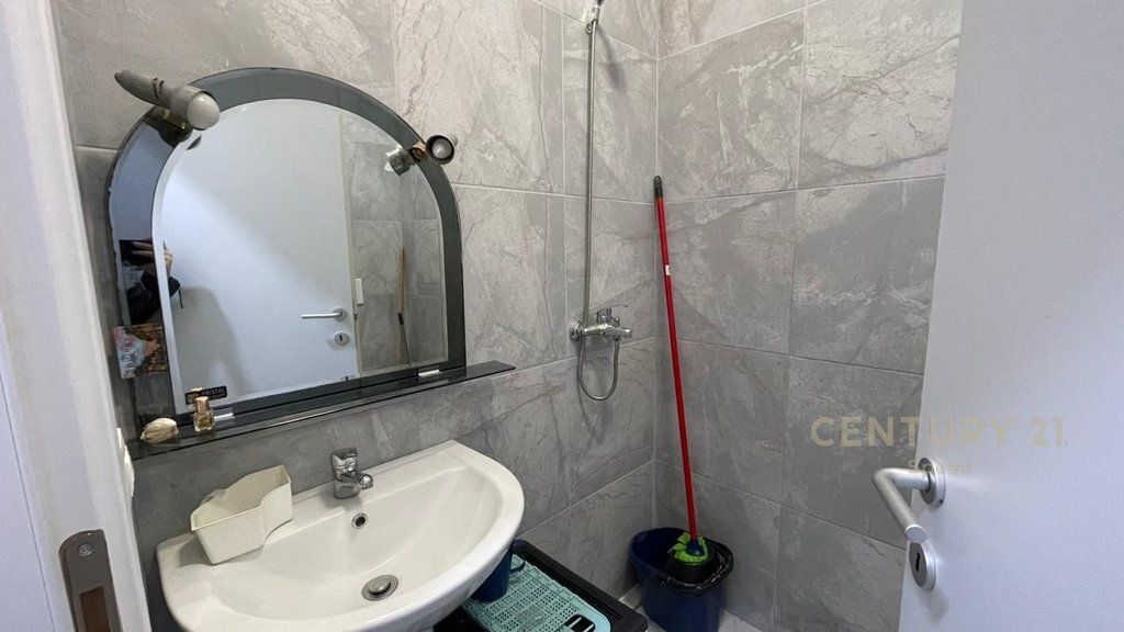 Studio apartments for rent in the 5 Maj area!