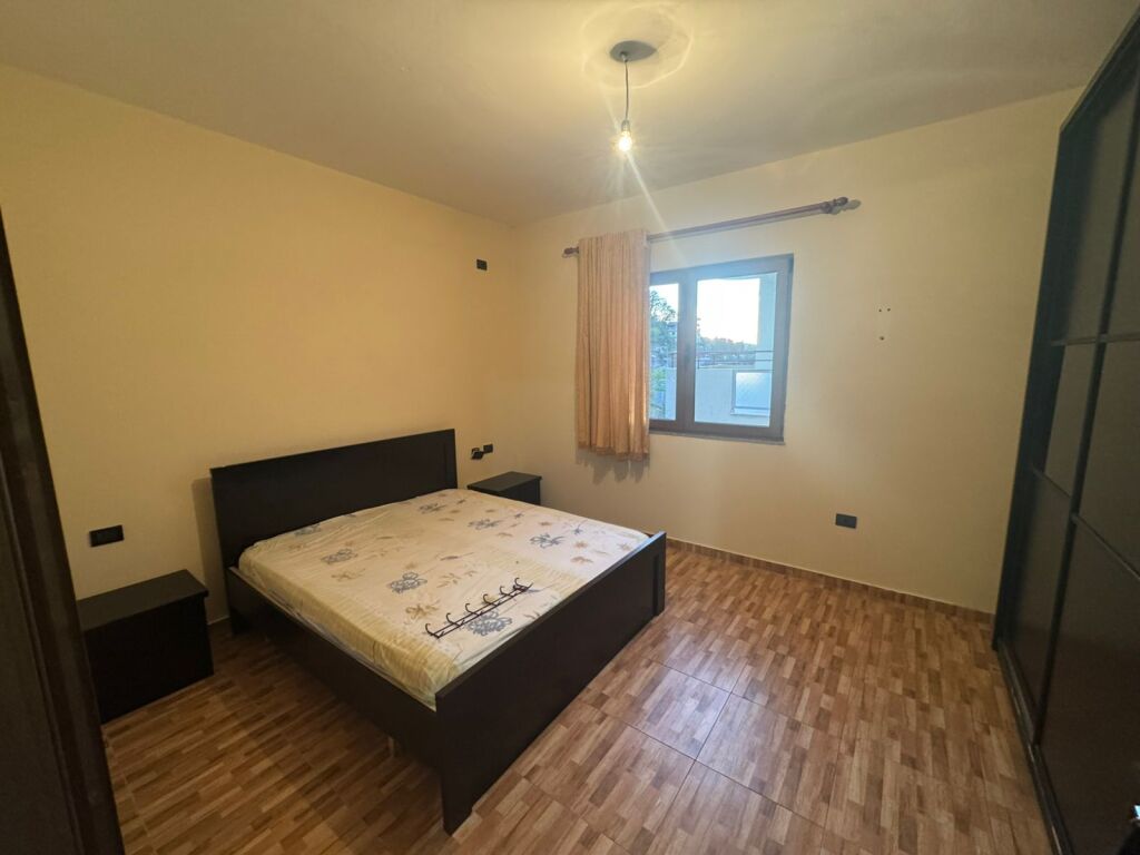 apartament 1+1 me qira  7 minuta nga spitali amerikan 3