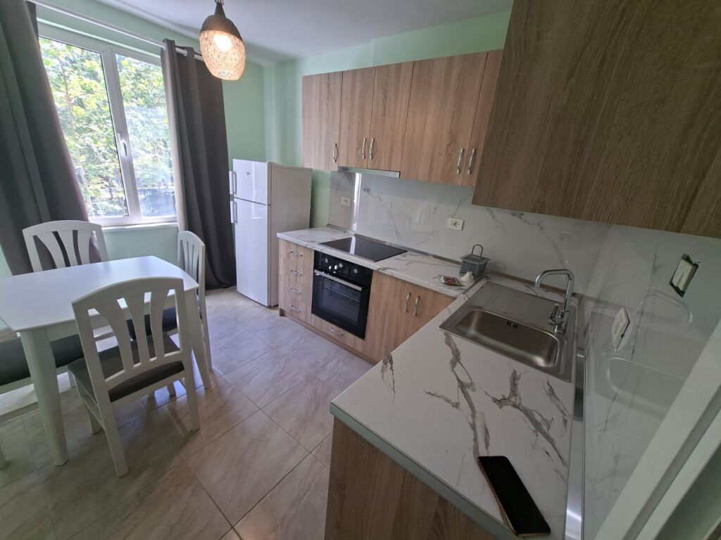 APARTAMENT 2+1 ME QIRA ISH EKPOZITA 750 EURO