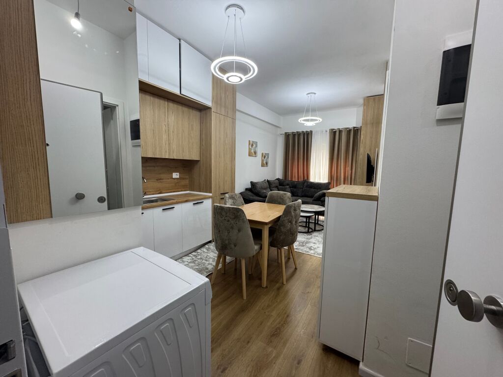 Affittasi 1+1 Complesso Kadiu