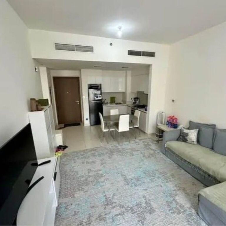 Ne Astir prane rrethit jepet me qera apartament 2+1 kati dyte pallat i ri!