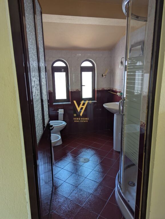 SHITET VILE 3-KATSHE TE RR.ROBERT NACI, BLVD I RI 515.000 EURO