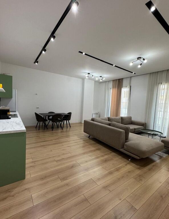 Apartament 2+1 per qera tek Square 21