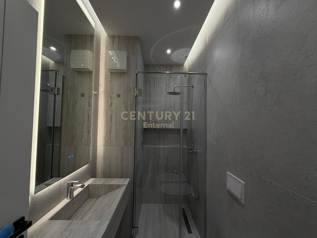 Apartament luksoz 2+1 per shitje tek Golden Tower, Mine Peza