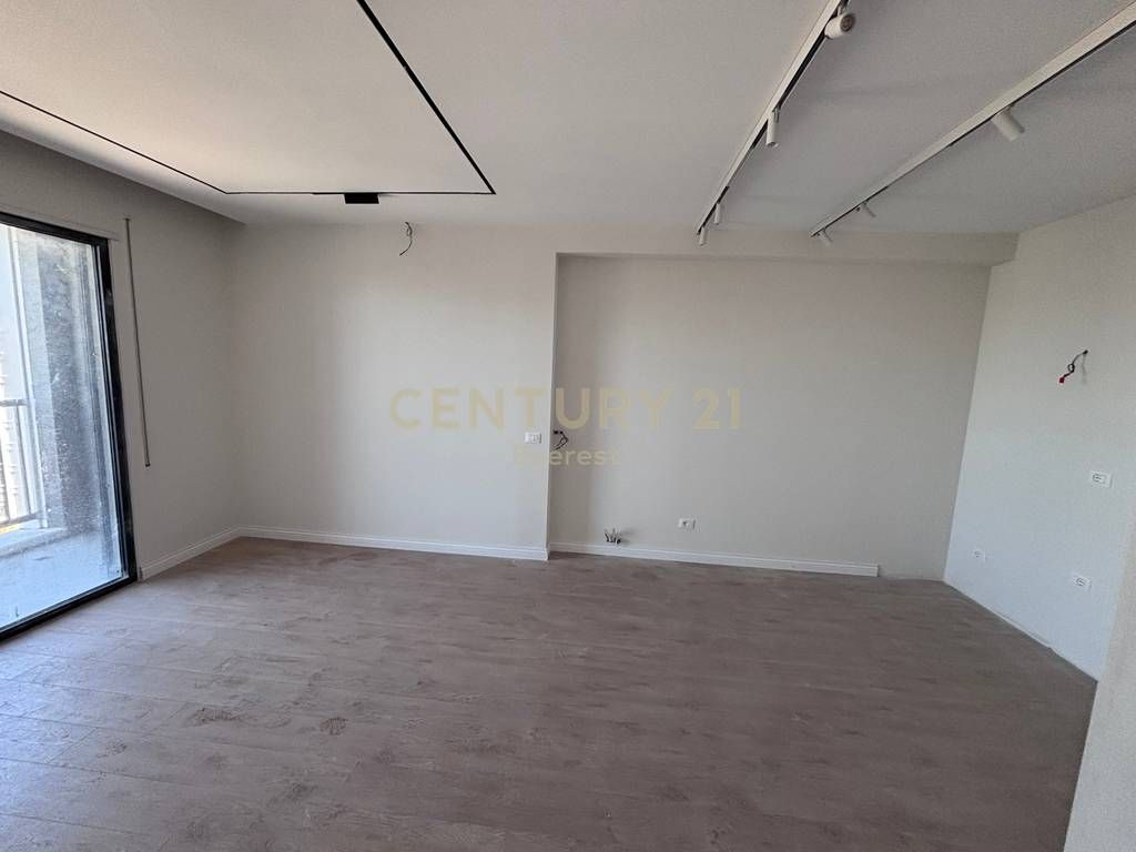 NEW BOULEVARD, SELLING APARTMENT 2+1+2