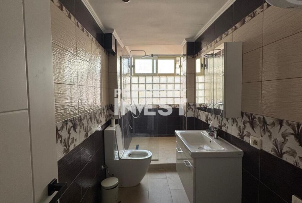 Business Unit For Rent, Kavaja Street, Ambulance no.9, 21 Dhjetori