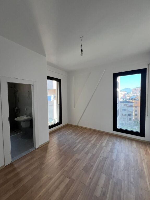 Apartment 2+1+2+Parking for sale on Kosovareve Street