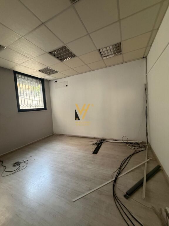 JEPET ZYRE 420 M2 ME QERA TE RRUGES SE ELBASANIT 7.000 EURO