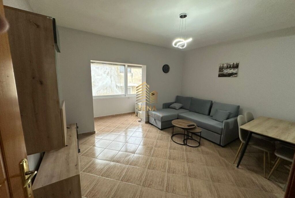 Rent, Apartment 1+1+balcony, Kinostudio, 35,000 Lek/month