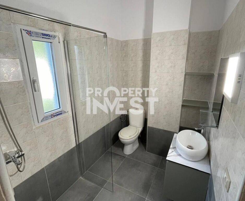 Shitet Apartament 2+1+ballkon ne Sarande.