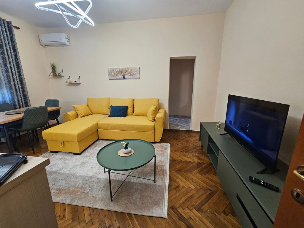 Apartament 1+1 me qera 21shi, (Mozaiku)