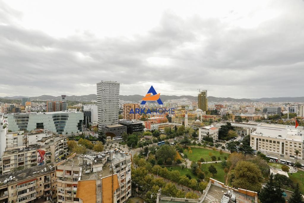 JEPET ME QERA APARTAMENT 3+1+2+2 BALLKONE "NE QENDER" 1200 EURO