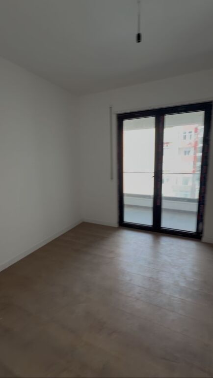 🏡 2+1+2 për shitje – Komuna e Parisit