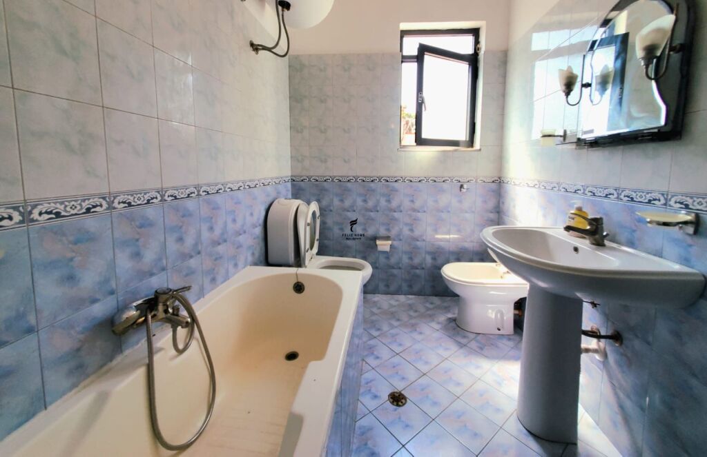 APARTAMENT ME QERA 2+1 RRUGA E DURRESIT 60.000 LEKE FH-68420