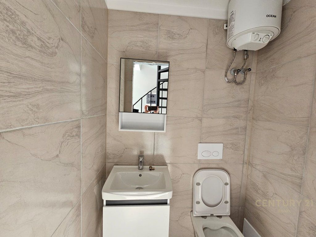 OFFICE FOR RENT AT PAZARI I RI!!