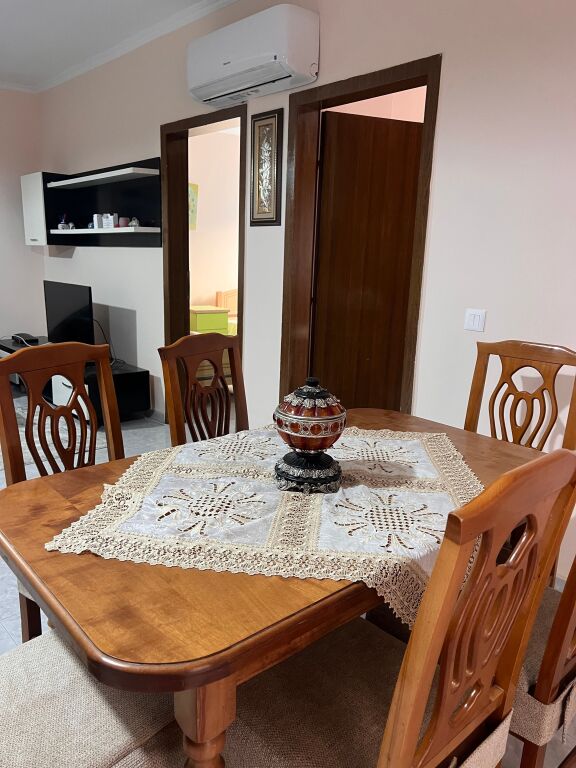 Jepet me qira 2+1+2 Laprake 500 mije leke