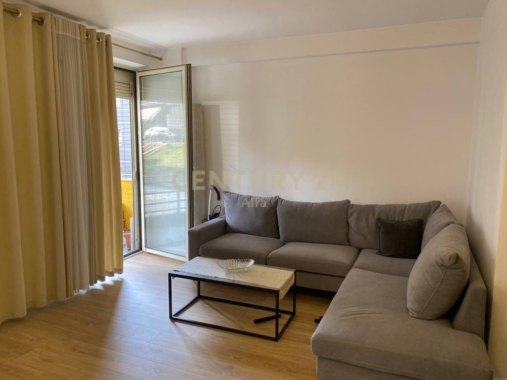 Shitet Apartament 1+ 1 në Shkozë!