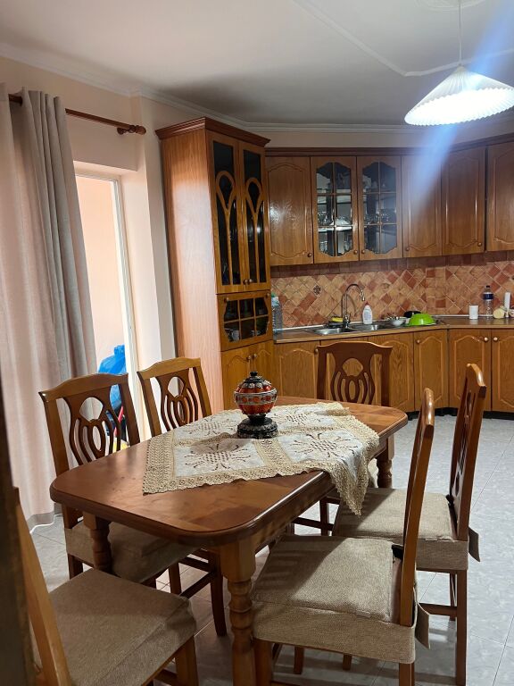 Jepet me qira 2+1+2 Laprake 500 mije leke