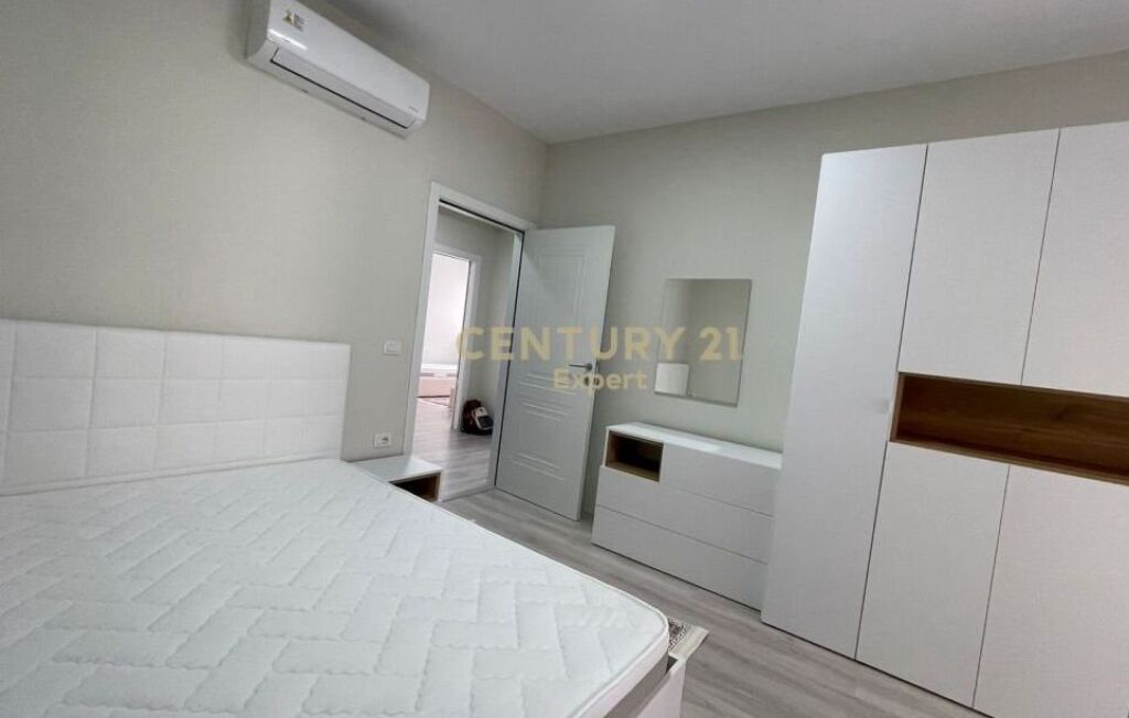 Apartament me qira 2+1+2+ Post Parkimi , Rruga e Durresit