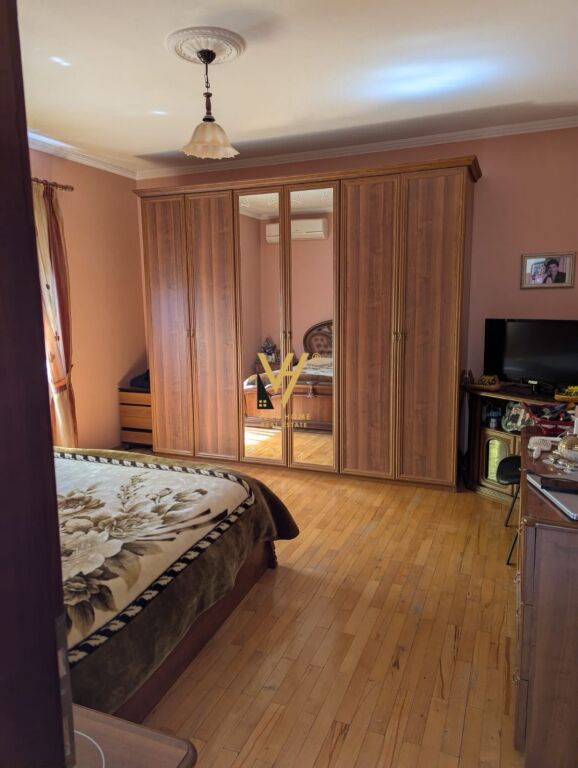 SHITET VILE 3-KATSHE TE RR.ROBERT NACI, BLVD I RI 515.000 EURO