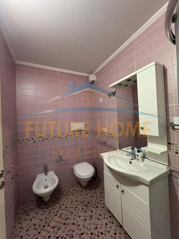 Qira, Duplex 3+1+3+Post Parkimi, Petronini