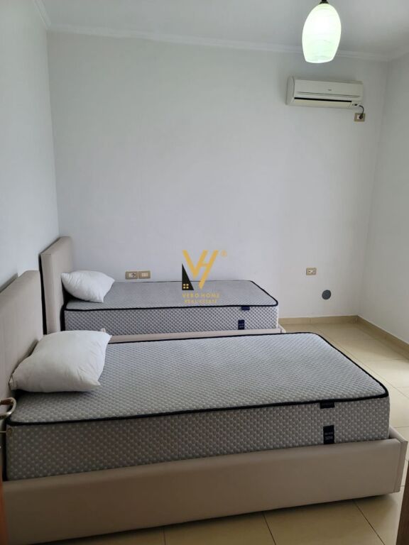 JEPET VILE TRE KATESHE ME QERA TE RRUGA E ELBASANIT 2.500 EURO