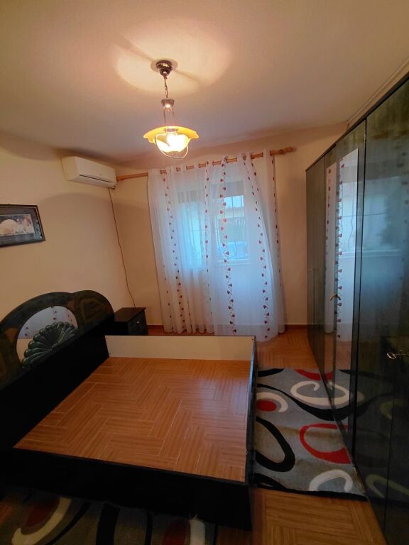 Allias Affitta appartamento 1+1 ad Allias vicino alla Scuola Bashkuar!