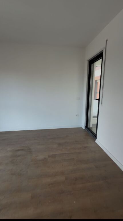 🏡 2+1+2 për shitje – Komuna e Parisit