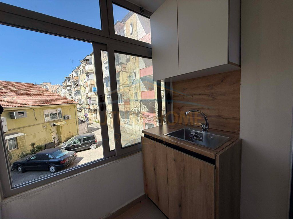 Qera, Apartament 2+1, 21 Dhjetori